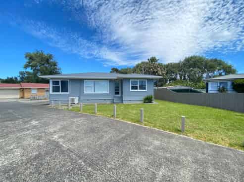 18 Celia Place, Mangere East