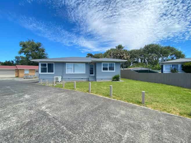 18 Celia Place, Mangere East