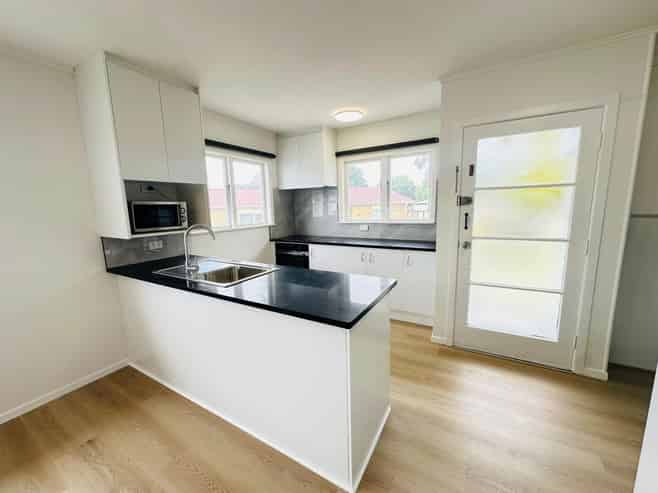 18 Celia Place, Mangere East