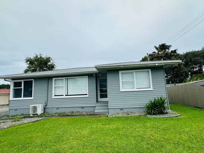 18 Celia Place, Mangere East