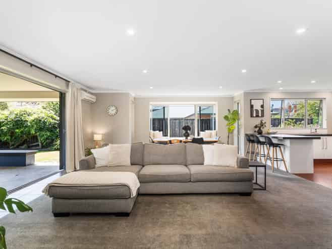 15 Mountfort Street, Outram