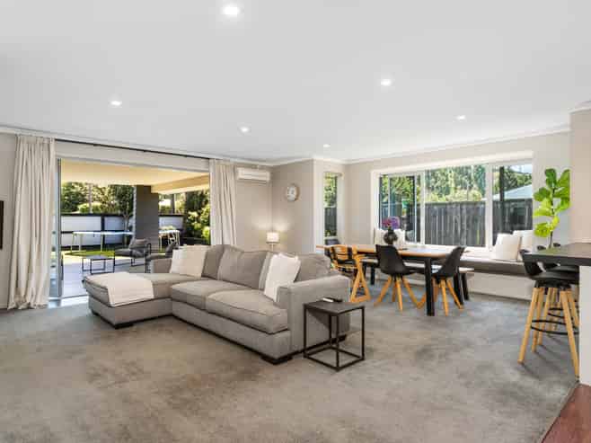 15 Mountfort Street, Outram