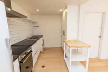 5D/163 Thorndon Quay, Thorndon