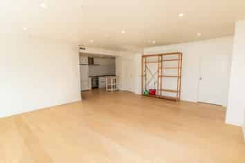 5D/163 Thorndon Quay, Thorndon