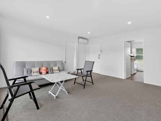 9 Cruickshank Crescent, Meadowbank