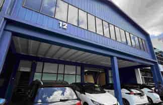 Versatile Office & Warehouse in Newmarket