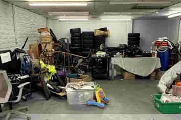 Versatile Office & Warehouse in Newmarket