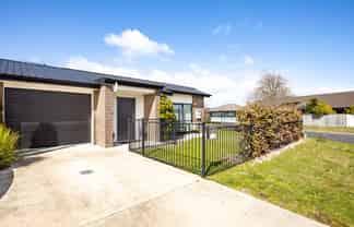 33B Saxbys Road, Glenview