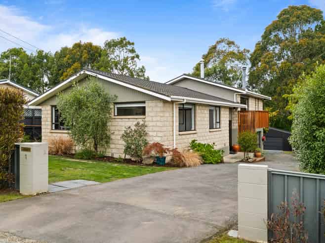 1 Viscount Road, Waldronville