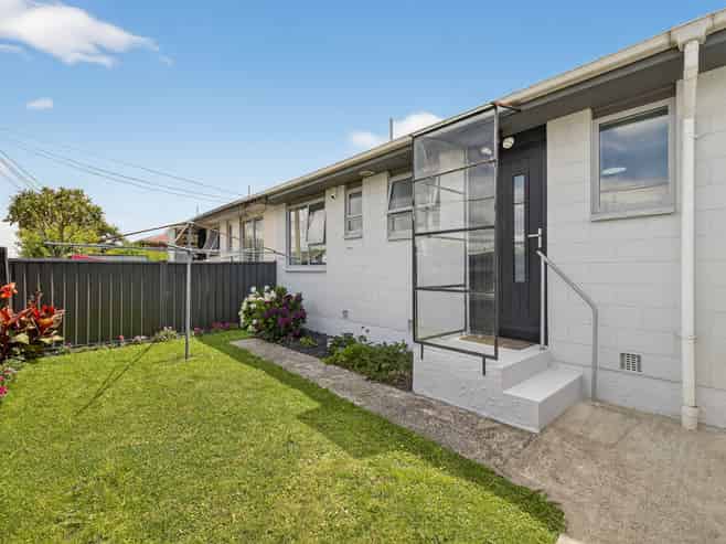 1/581 Gloucester Street, Linwood