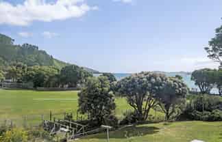 4C Ferry Road, Days Bay