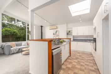 5 Chudleigh Grove, Churton Park