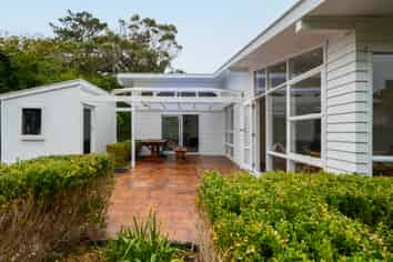 5 Chudleigh Grove, Churton Park