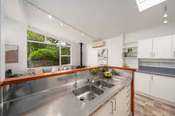 5 Chudleigh Grove, Churton Park