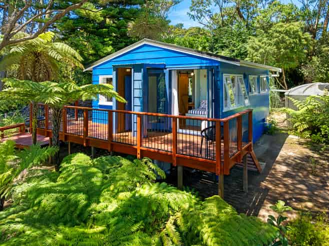 235 Ocean View Road, Oneroa