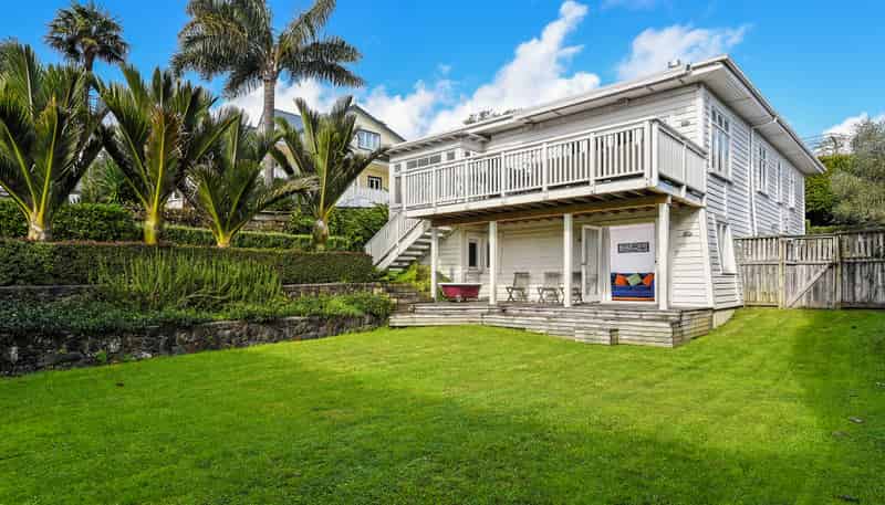 34 Lloyd Ave, Mount Albert