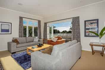 34 Lloyd Ave, Mount Albert