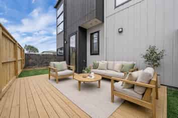 17A   Henwood Road, Mangere East