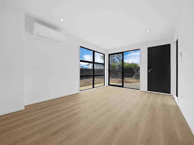 17A   Henwood Road, Mangere