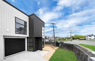 17A   Henwood Road, Mangere East