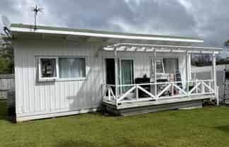 4/176 Henderson Valley Road, Henderson