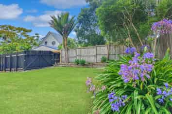 4/176 Henderson Valley Road, Henderson