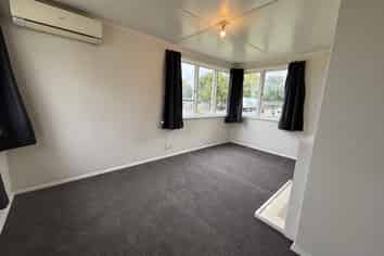 715 Kiwi Street, Camberley