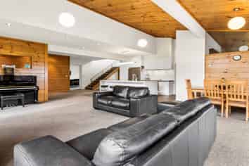 10 Tilby Drive, Matua