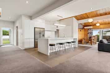 10 Tilby Drive, Matua