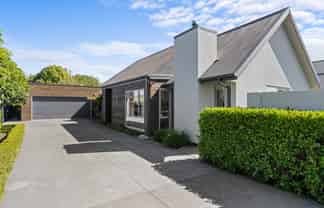 10 Lakebridge Place, Parklands