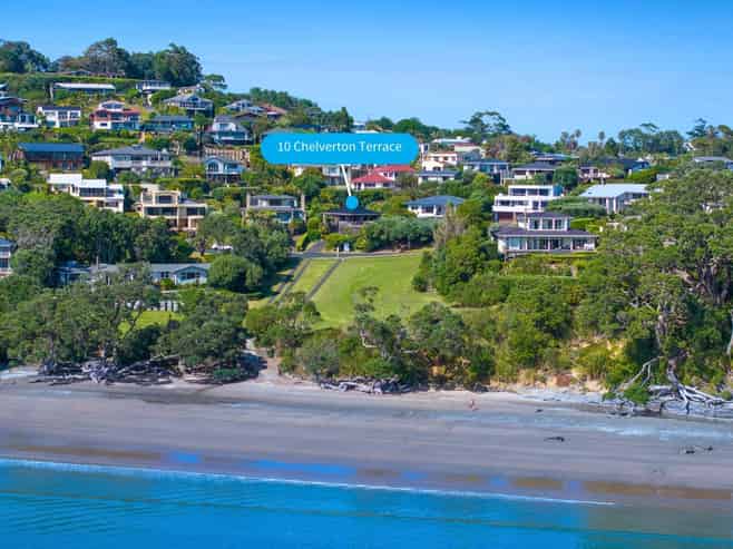 10 Chelverton Terrace, Red Beach