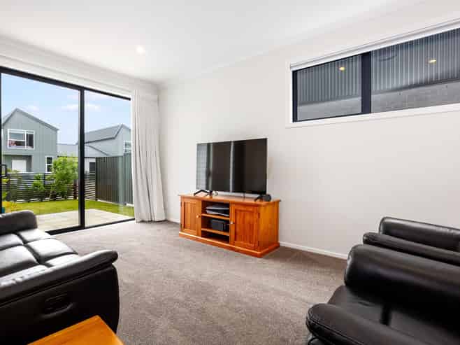 21 Koreke Close, Porirua