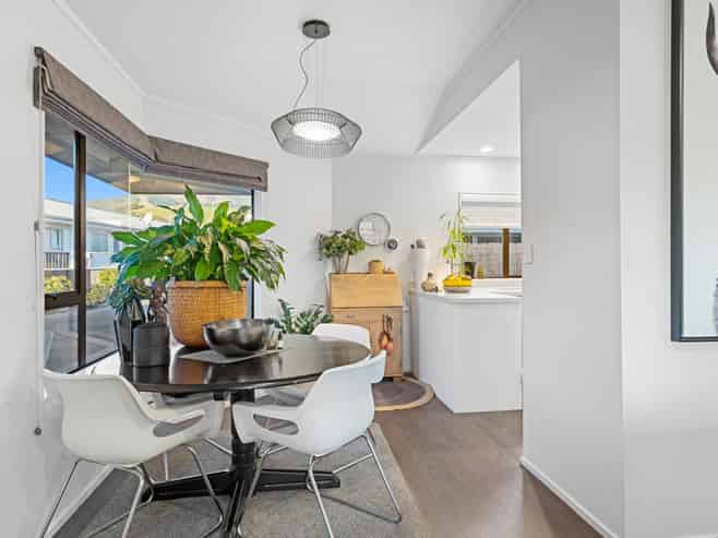 32 Willow Avenue, Stoke