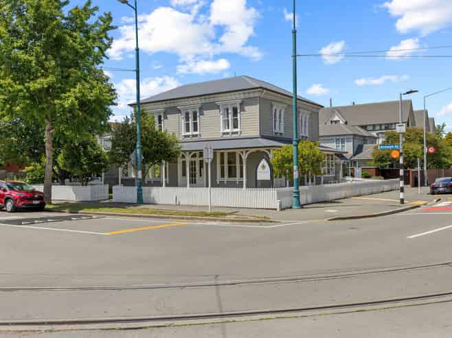 Stunning Character Office / Hagley Park Outlook