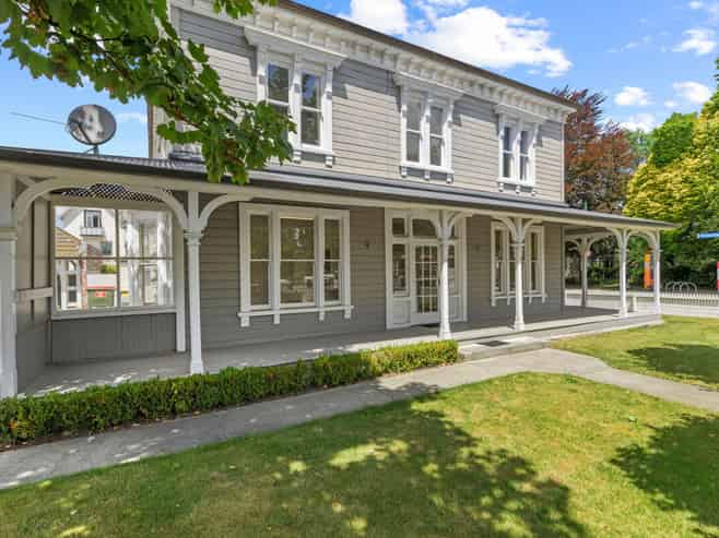 Stunning Character Office / Hagley Park Outlook