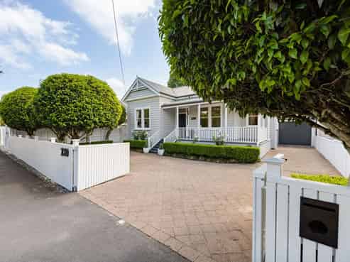 230 River Road, Claudelands