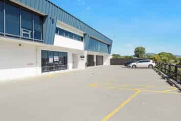 Professional Medical / Health Space – Prime Position Next to Awanui Labs