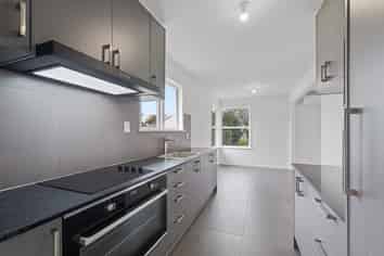 70 Clayton Avenue, Otara