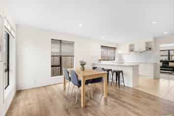 6 Shingleton Lane, Flat Bush