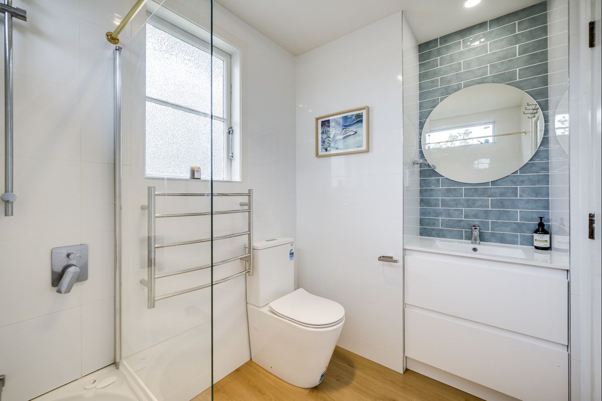 Perfect freehold first home, extra rooms included - Ansicht 3