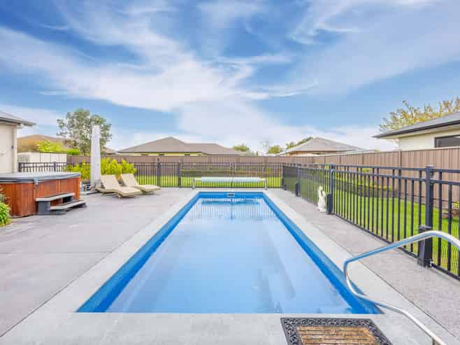 12 Inglis Place, Mahora