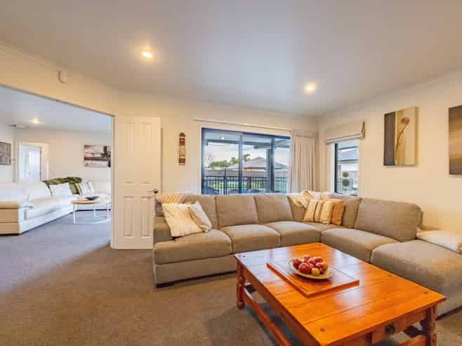 12 Inglis Place, Mahora