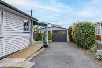 1B Tomin Road, Glenview