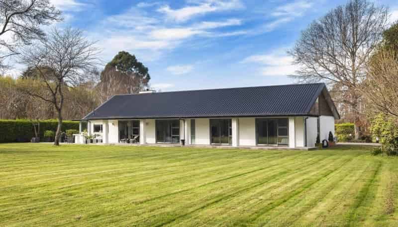 569 Johns Road, Harewood