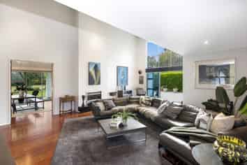 569 Johns Road, Harewood