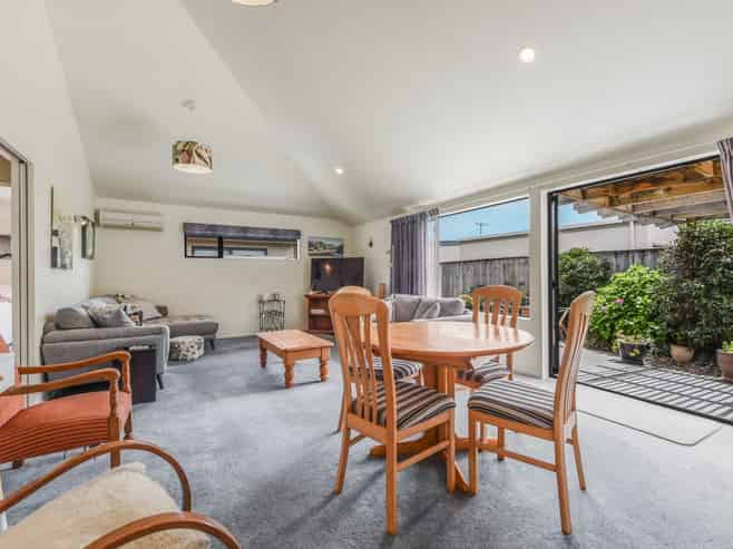 5 Highgrove Way, The Wood