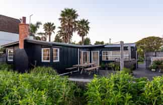 289 Clifton Road, Te Awanga