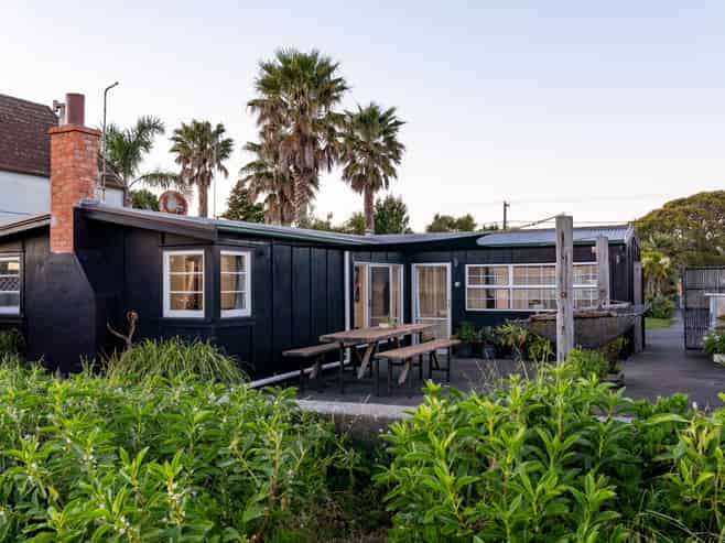 289 Clifton Road, Te Awanga