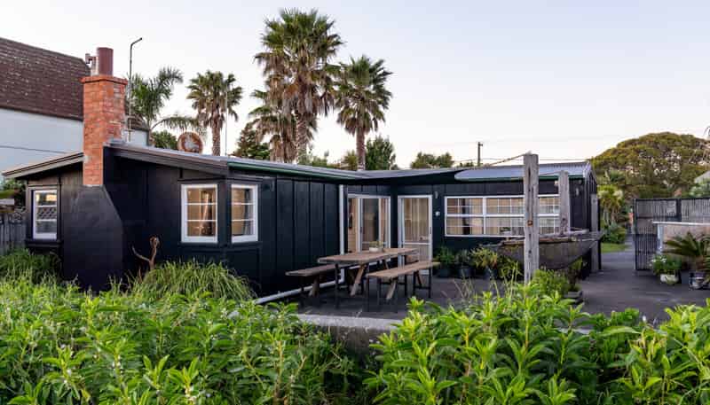 289 Clifton Road, Te Awanga