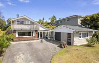 18 Robert Mckeen Street, Otaki Beach